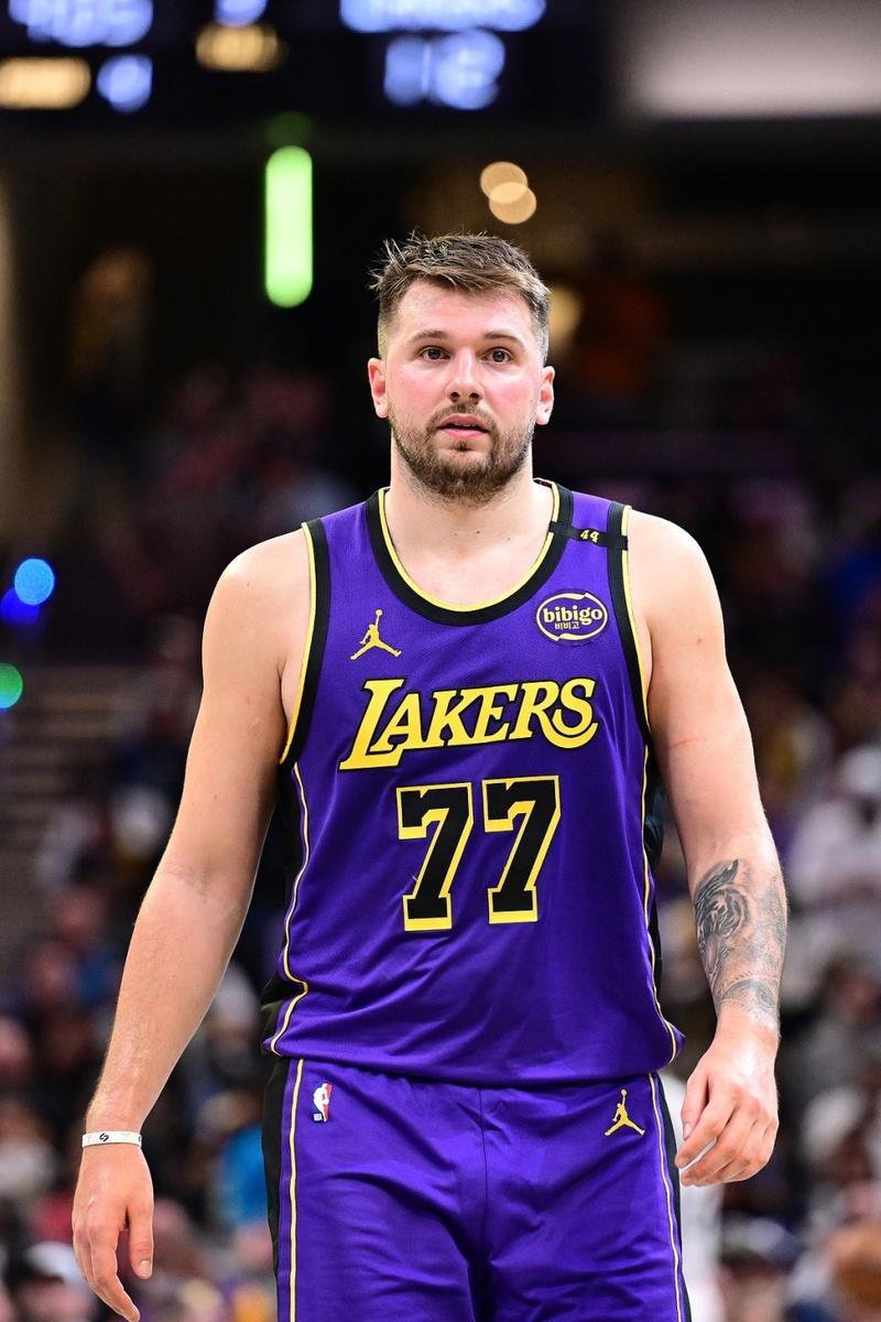 开云官网-包含纽约尼克斯赛后遗憾出局，志在NBA总决赛名次提升，球迷炸锅，球队文化再被提及的词条